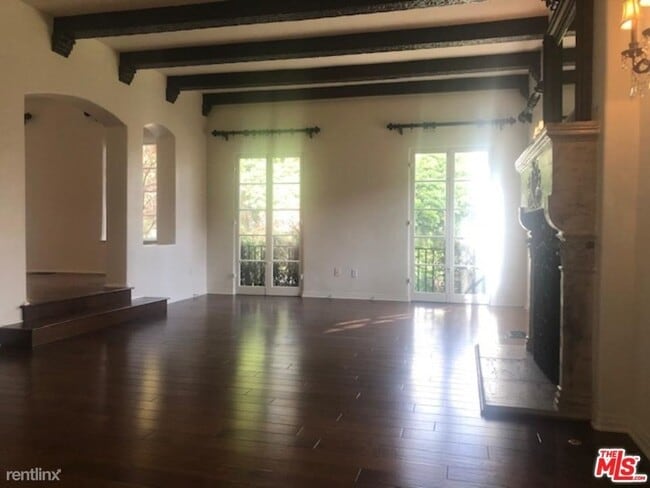 Building Photo - 232 S Orange Grove Blvd