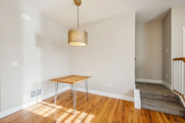 Foto del edificio - Stunning Updated Townhome in Rigden Farm