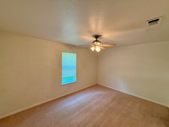 Foto del edificio - 3110 Baldwin Loop