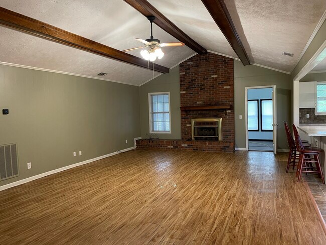 Foto del edificio - 849 Steger Rd