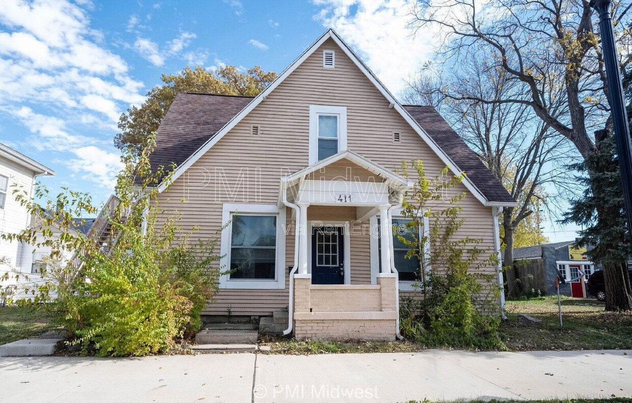 Primary Photo - 411 S East St