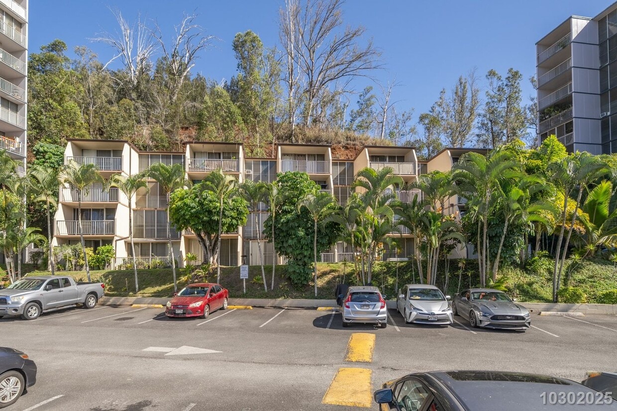 Foto principal - Move-In Ready 1-Bedroom 1 Bath Condo in Ce...