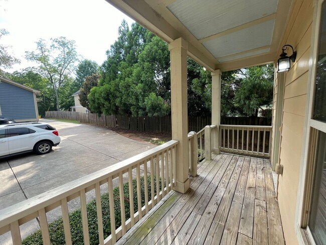 Foto del edificio - PRE-LEASING FOR AUGUST 2026!