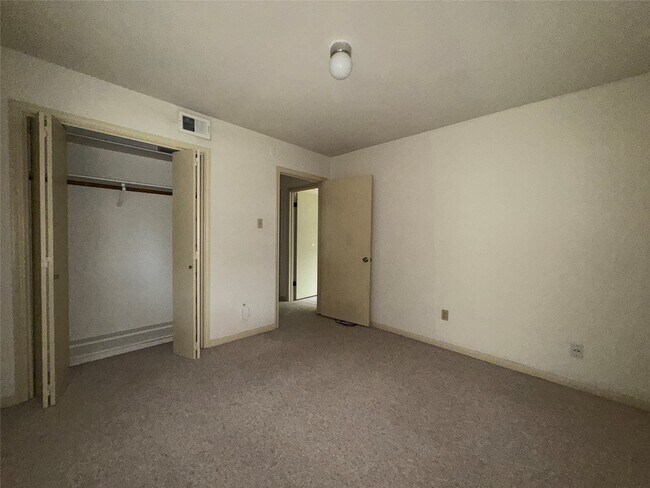 Foto del edificio - 7610 Burning Hills Dr