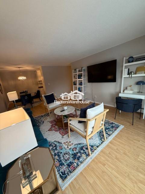 Foto del edificio - Available Now: Beautiful Fully Furnished 2...