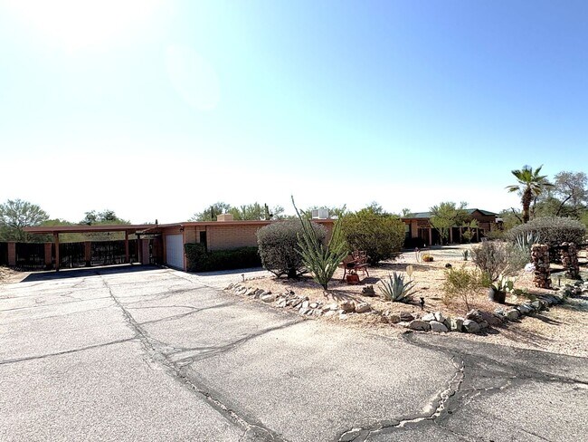Building Photo - Casa Adobe Rental
