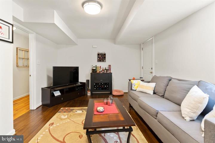 Primary Photo - 1332 Newton St NE