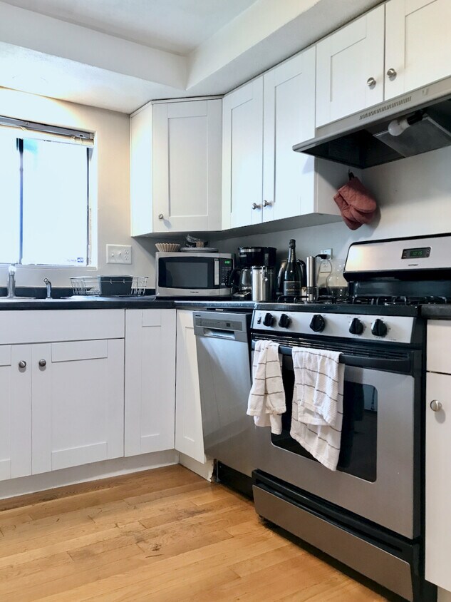 Primary Photo - 25 Bromfield Rd