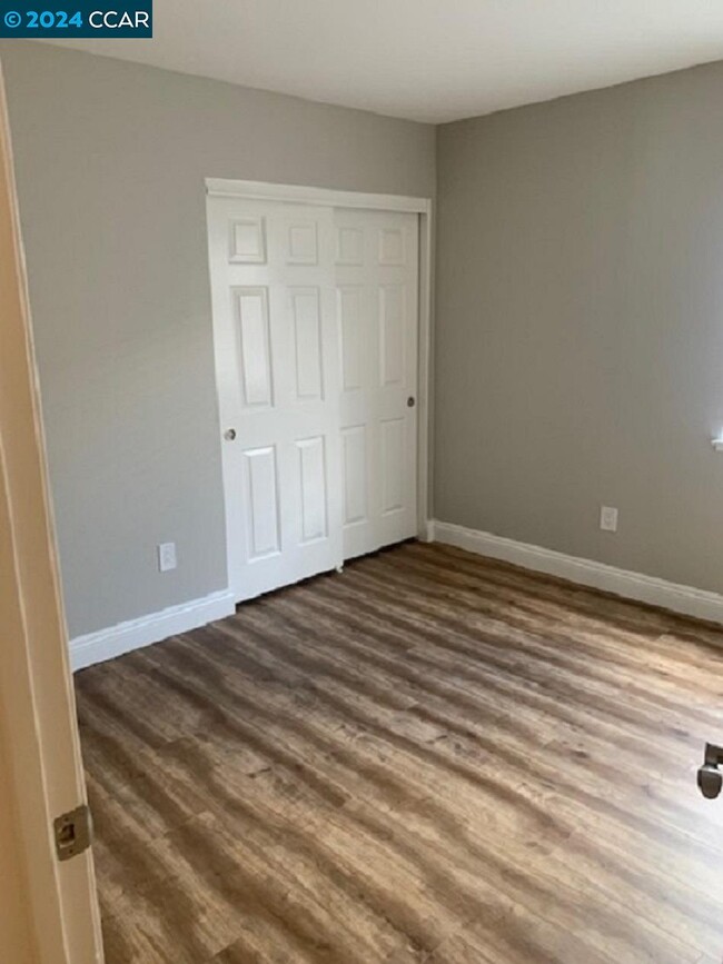 Building Photo - 103 Windmill Ct