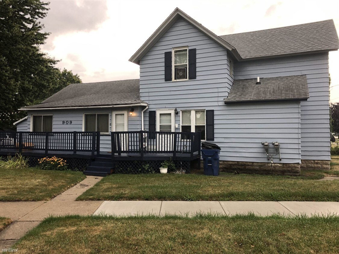 909 S Wenona St, Bay City, MI 48706 Room for Rent in Bay City, MI