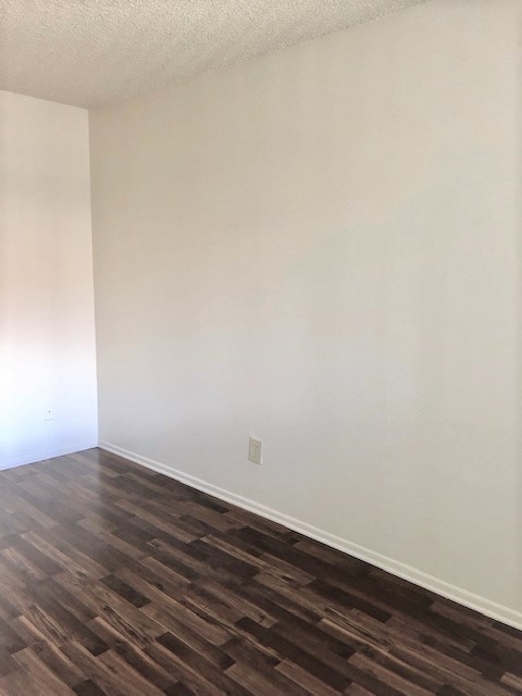 living area - hardwood floor - Los Olivos Apartments