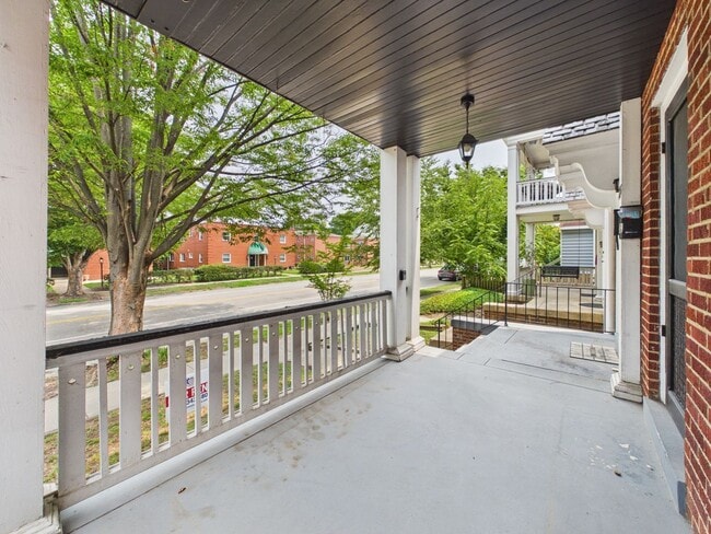 Building Photo - 3543 Grove Ave