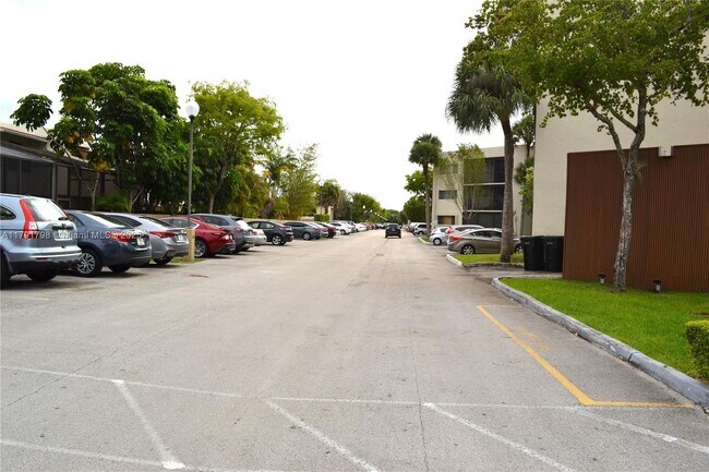 Foto del edificio - 8005 SW 107th Ave