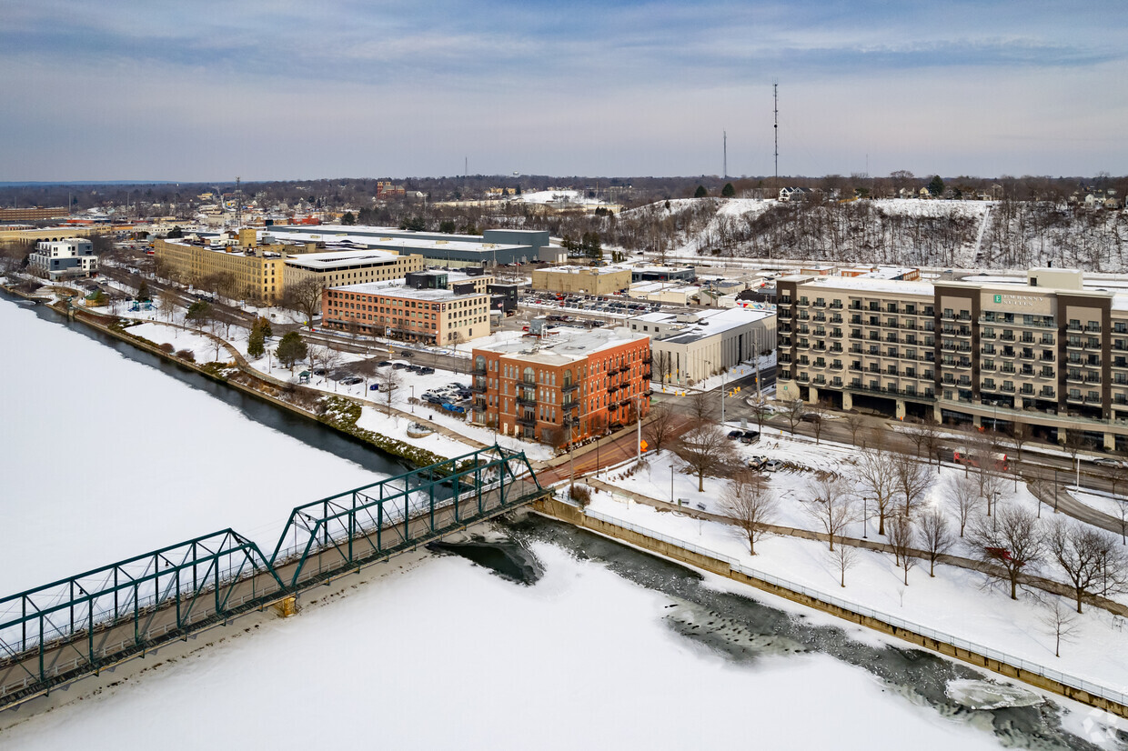 Aerial Photo - Landmark Lofts