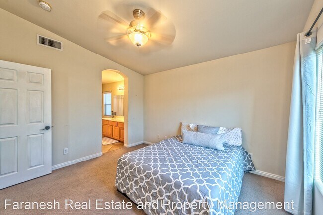 Building Photo - 2 br, 2 bath House - 8628 Tom Noon Ave #101