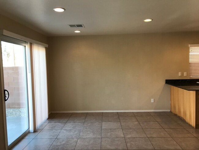 Foto del edificio - 3 bed/2.5 bath in Mountains Edge 89178