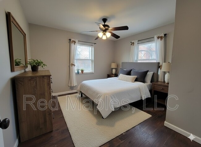 Building Photo - 325 Iron St