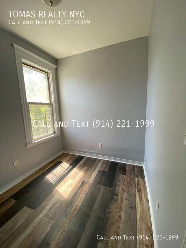 Building Photo - 31 Riverview Pl