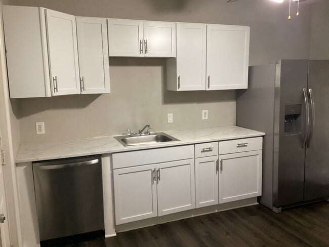 Foto del edificio - 1330 W Roache St