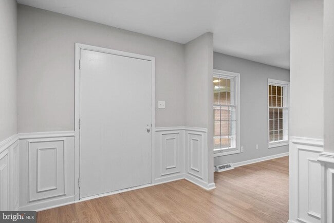 Building Photo - 7795 Penn Manor Ct