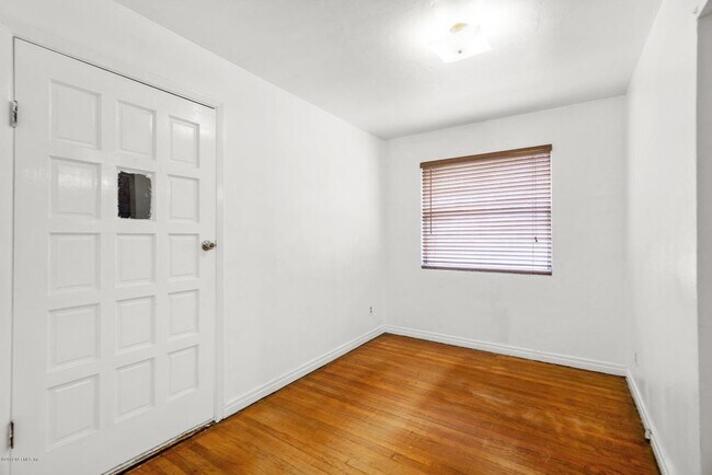 DINING ROOM - 4056 Jammes Rd