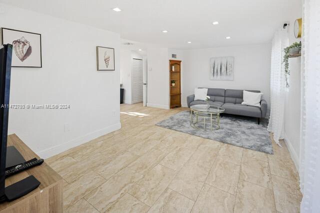 Building Photo - 1416 SW 33rd Ct
