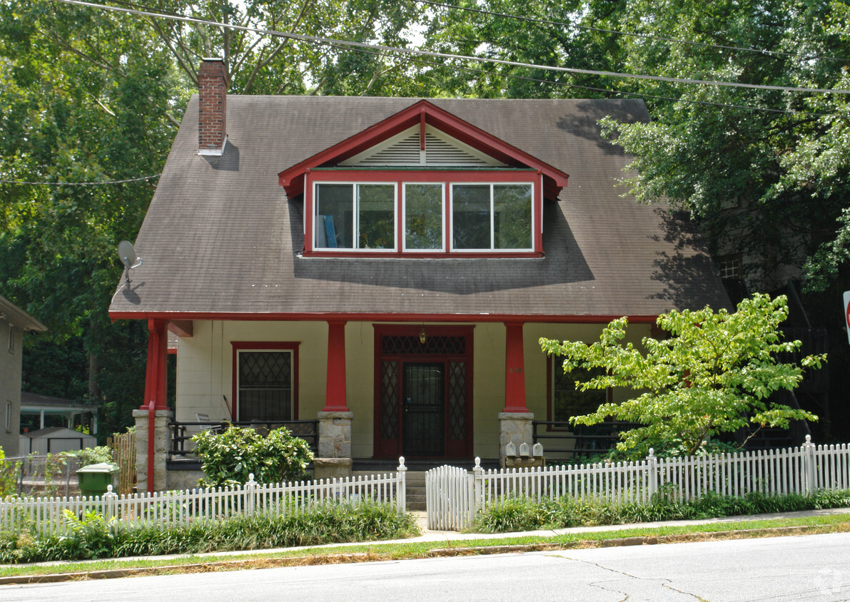 Building Photo - 449 Greenwood Ave