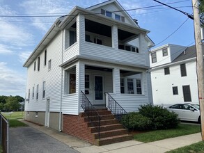 Building Photo - 36 Walnut St