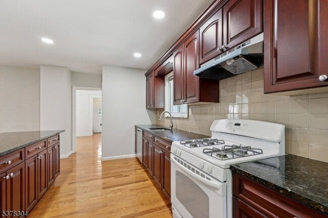 Building Photo - 359 Bogert Ave