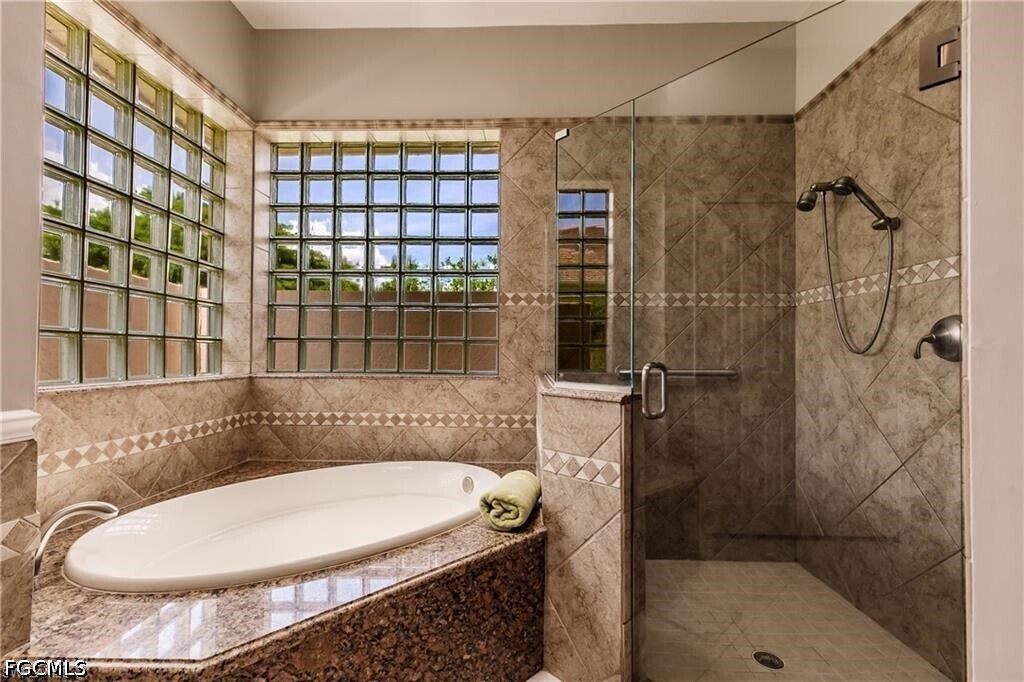 Foto del edificio - 9811 Ensign Ct