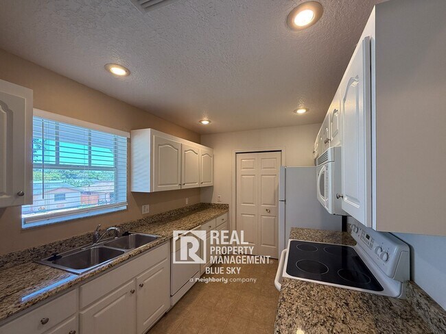 Building Photo - 9016 Shallowford Ln