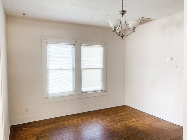 Building Photo - 222 E Gulf