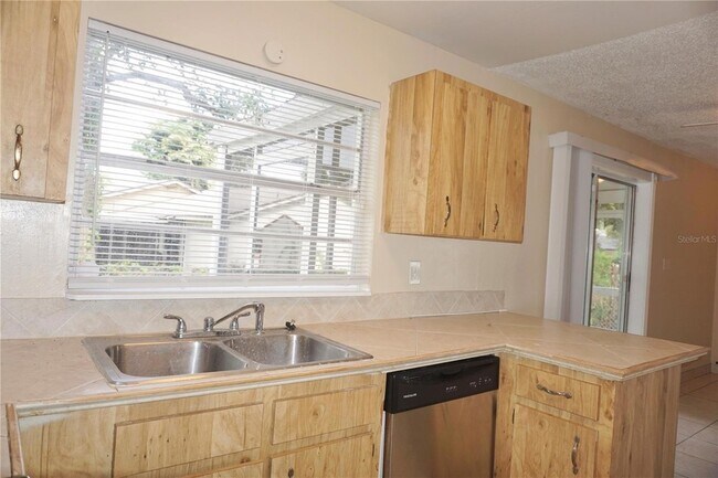 Foto del edificio - 817 Whisper Lake Ct