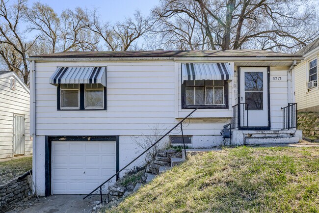 Building Photo - 3717 N 42nd St