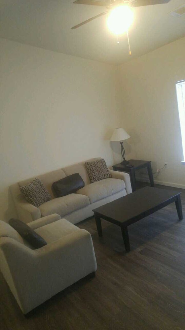 Foto del edificio - Broadway Apartments - 931.854.9564