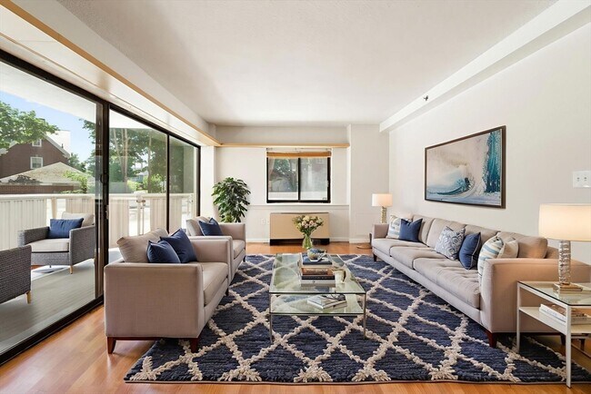 Foto del edificio - 300 Lynn Shore Dr