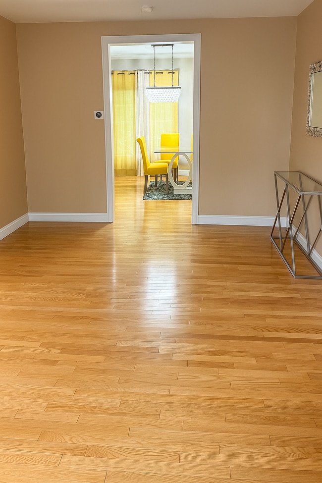 Foyer - 10 Brookside Ln