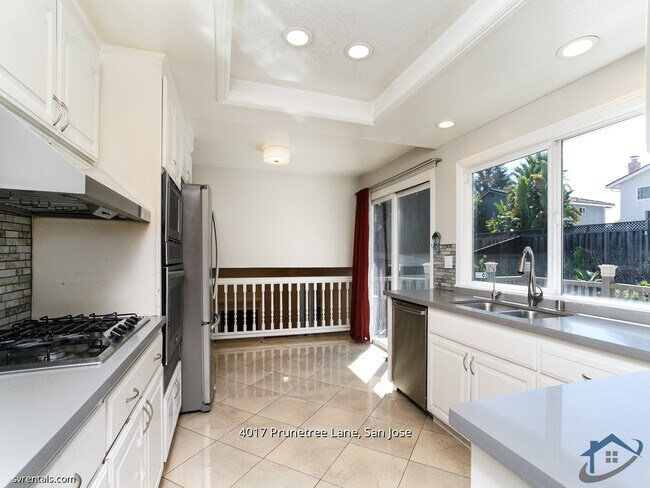 Foto del edificio - 4017 Prunetree Ln