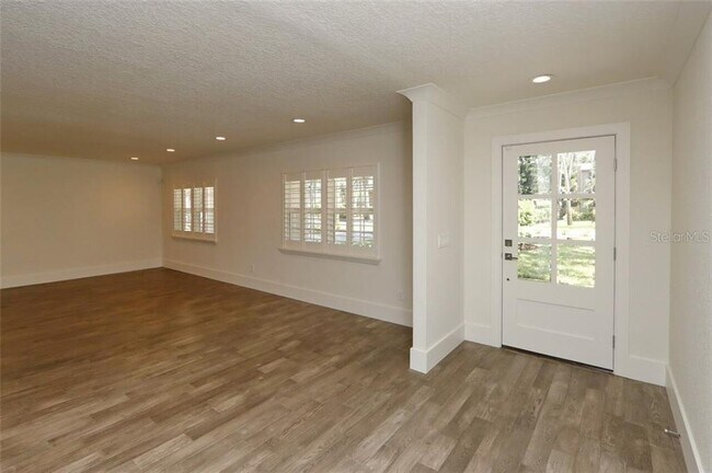 Building Photo - 4307 W Roland St