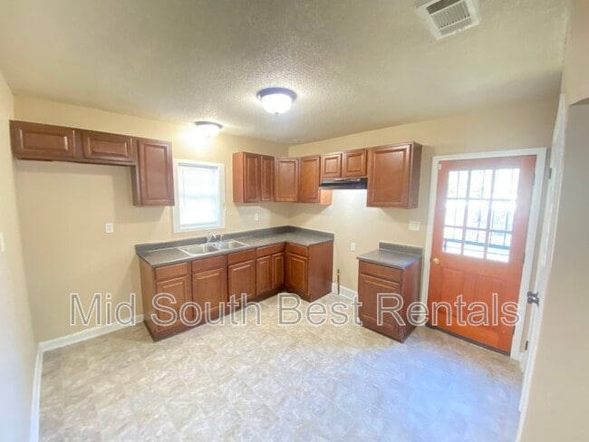Building Photo - 3098 Sinclair Ln