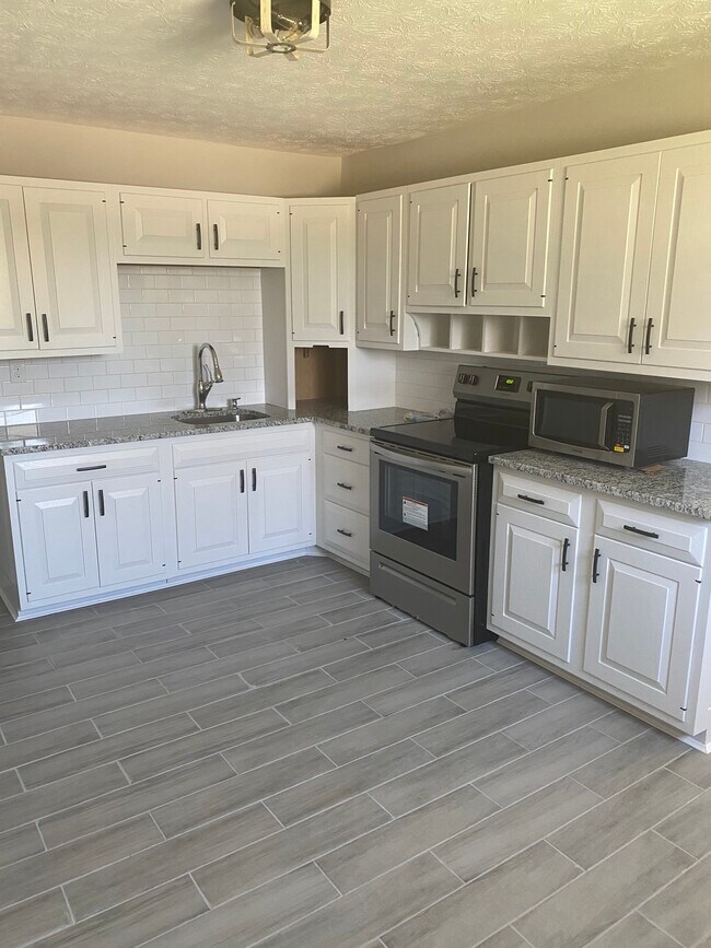 2265 Wren Ave, Fairfield, OH 45014 House for Rent in Fairfield, OH