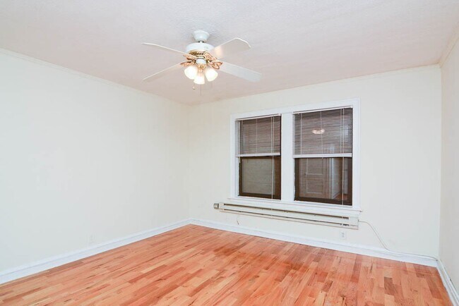 Foto del edificio - 543 W Wellington Ave