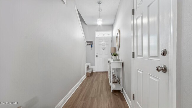 Building Photo - 7450 Shadow Lake Dr