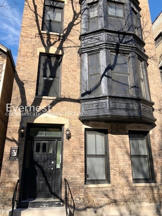 Building Photo - 1636 N North Park Avenue
