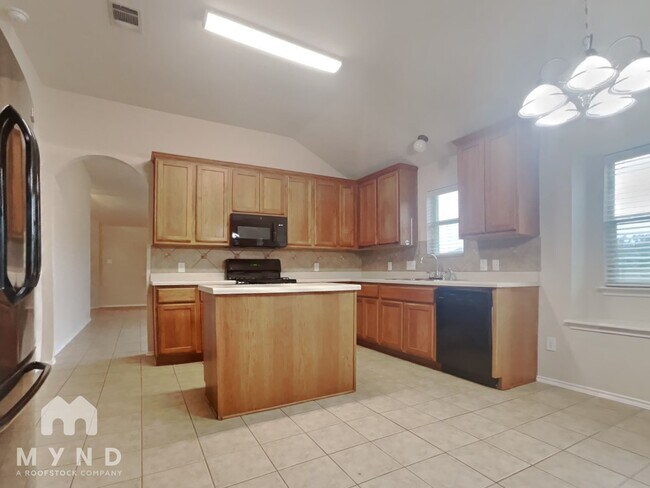 Building Photo - 100 S Treasure Oaks Dr