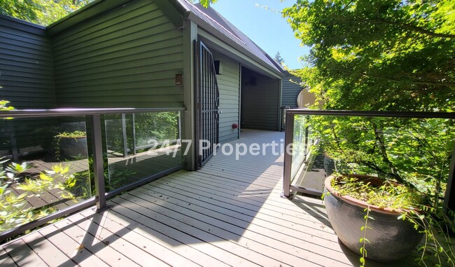 Building Photo - FOUR STORY - 5BD I 3BA - NW Contemporary H...