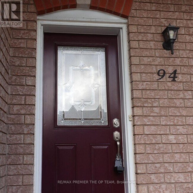 Photo du bâtiment - 94 Kelso Crescent