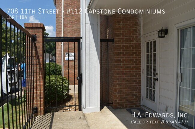 Building Photo - 708 11th St