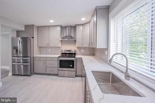 Building Photo - 7115 Talisman Ln