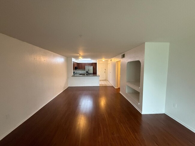 Building Photo - 13941 Fairway Island Dr